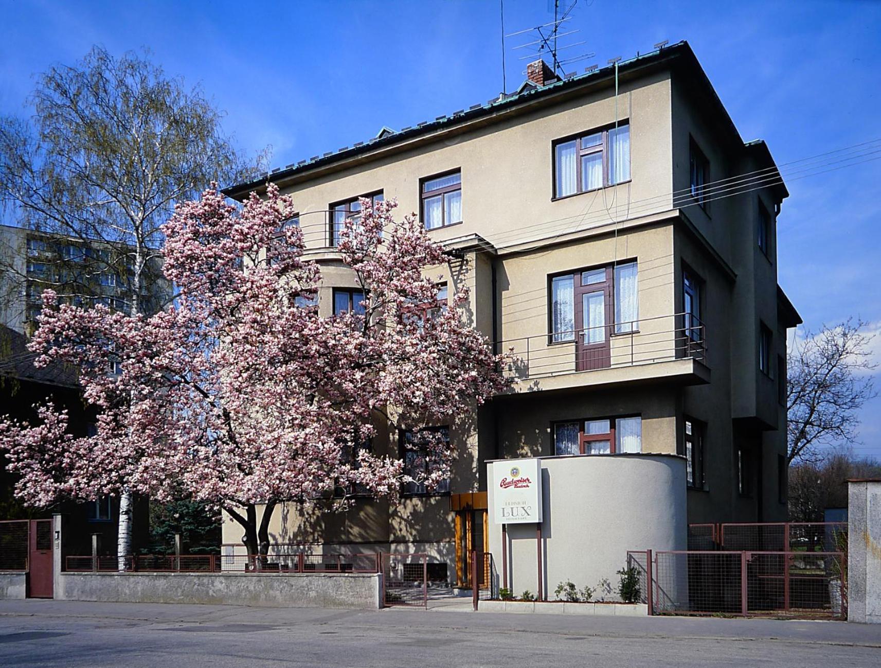 Hotel Lux Ceske Budejovice Exterior photo